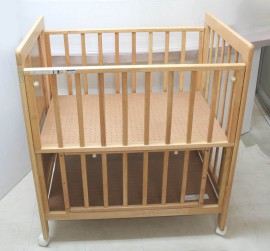 ミニ立ちベッドPOOH　スケッチブック　カトージ製　ベビー用品のレンタル