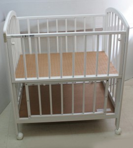 ミニ立ちベッド ビアンコ カトージ製