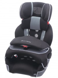 エールベベ・さらっと３ステップ クワトロEX　チャイルドシートのレンタル