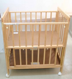 ミニ立ちベッドナチュラル　ベビー用品のレンタル