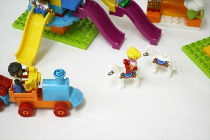 商品No.228 デュプロ®のまち "おおきな遊園地"