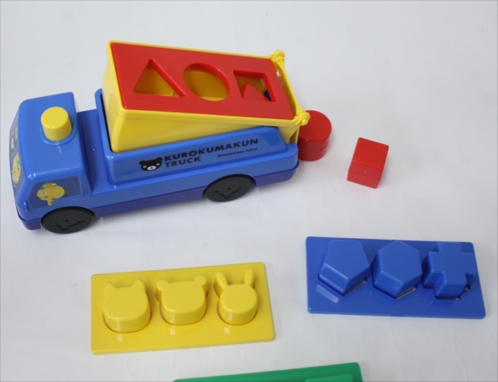 商品No.633 くろくまくんのかたちあわせトラック