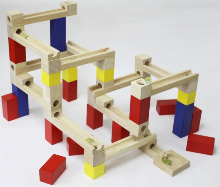 商品No.367 ビー玉積み木転がし