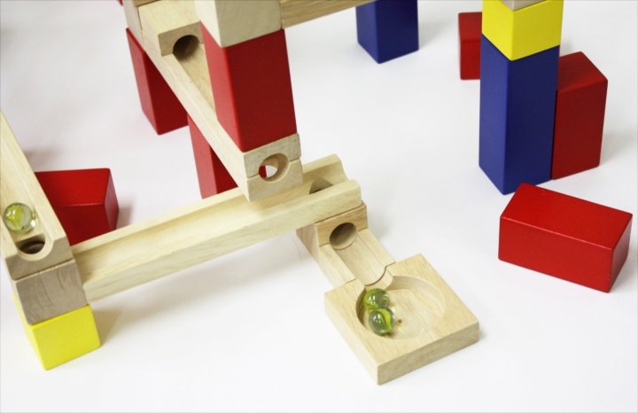 商品No.367 ビー玉積み木転がし