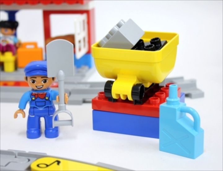 商品No.239 レゴ デュプロ キミが車掌さん! おしてGO機関車デラックス