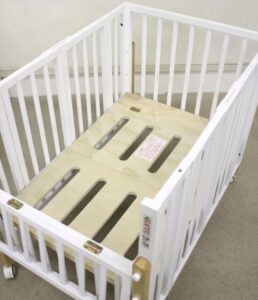 パタンⅡ 折りたたみミニベビーベッド ホワイト