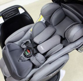 フラディア グロウ ISOFIX 360°セーフティー プレミアム グレームーン