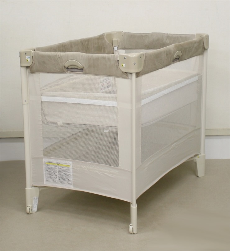 ココネル エアープラス シュークリーム GR アップリカ製折り畳みベビーベッド