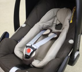 マキシコシ ぺブルプラス アースブラウン