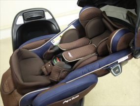 フラディア グロウ ISOFIX 360° セーフティ プレミアム チョコレートブラウン