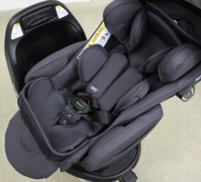 フラディア グロウ ISOFIX セーフティープラス プレミアム アンカーグレー