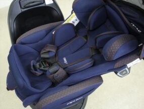 フラディア グロウ ISOFIX 360° セーフティ ネイビーシェール NV